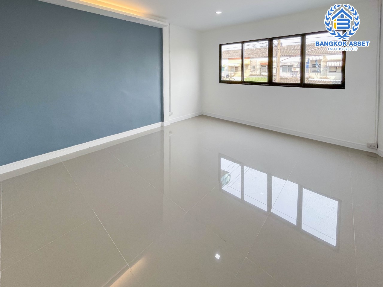 *****ทาวน์เฮ้าส์มือสอง ย่านนนทบุรี ม.ธารทอง2 บางใหญ่-กาญจนาภิเษก (ซ.วัดลาดปลาดุก) เนื้อที่ 23 ตร.ว. ฟังก์ชัน 2 ห้องนอน 2 ห้องน้ำ จอดรถได้ 1 คัน ทำเลเดินทางง่ายสะดวกสบาย ใกล้รถไฟฟ้าสายสีม่วง "สถานีคลองบางไผ่", ทางด่วน "กาญจนาภิเษก" และเซ็นทรัลเวสต์เกต